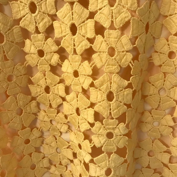 Yellow daytime dress - Picture 4 of 4